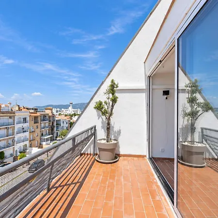 Gran Terraza Y Vistas Al Mar Junto A La Playa Appartamento Empuriabrava